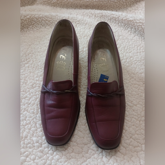 Elite-Burgundy heels - Picture 6 of 7